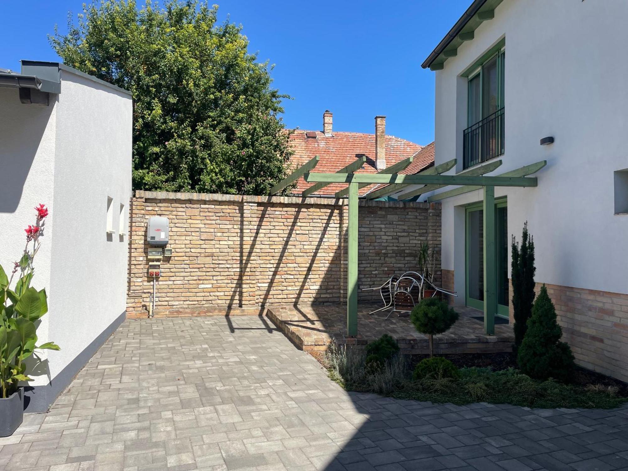 Jokai Apartman Dunafoldvar Exterior photo